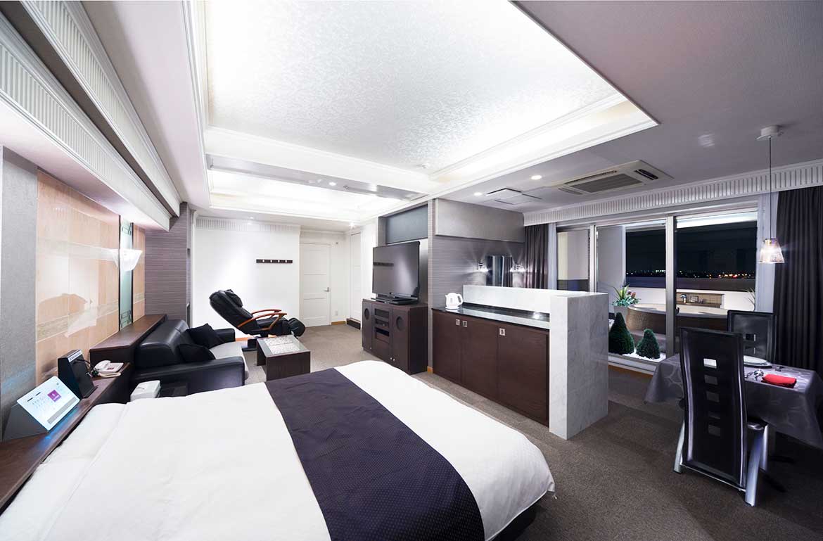 Room 806