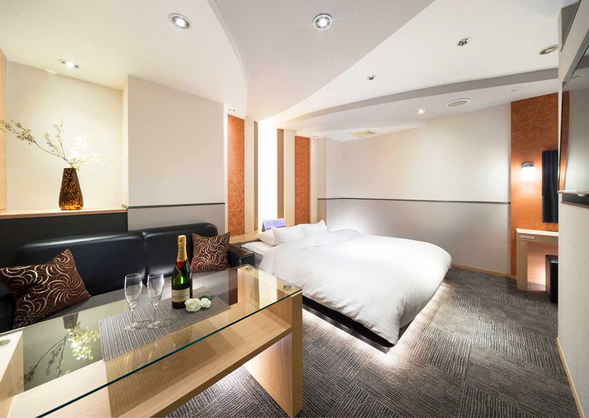 Room402